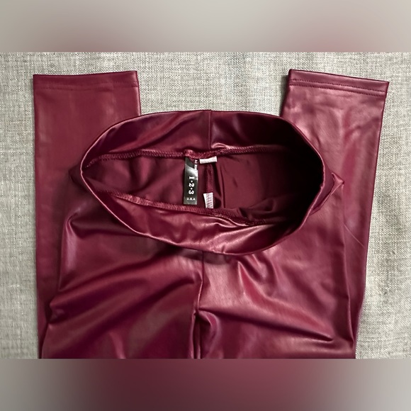 Faux leather leggings - Picture 3 of 3